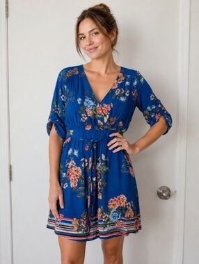 DR2 FLORAL DRESS SIZE MEDIUM